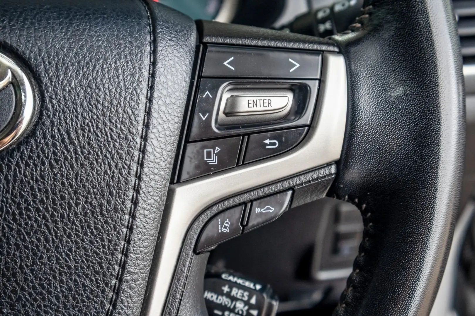 2020 Toyota Landcruiser Prado Gallery Image 16