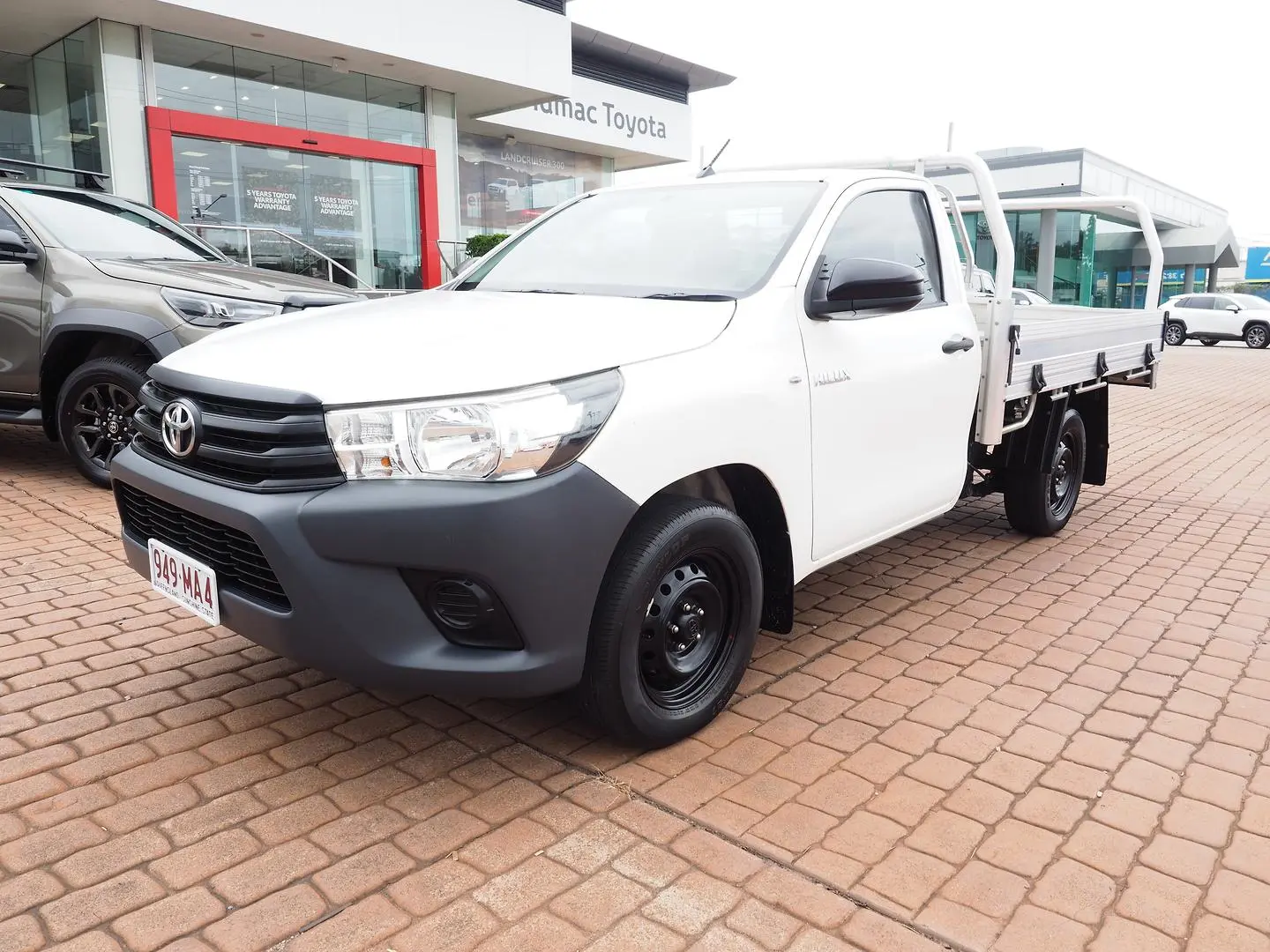 2017 Toyota Hilux Gallery Image 12