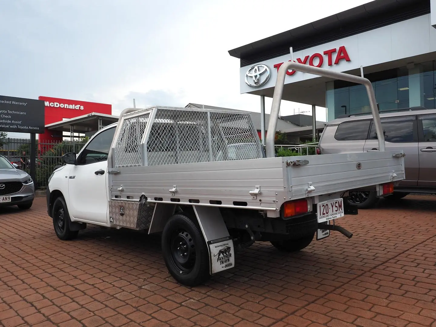 2019 Toyota Hilux Image 7