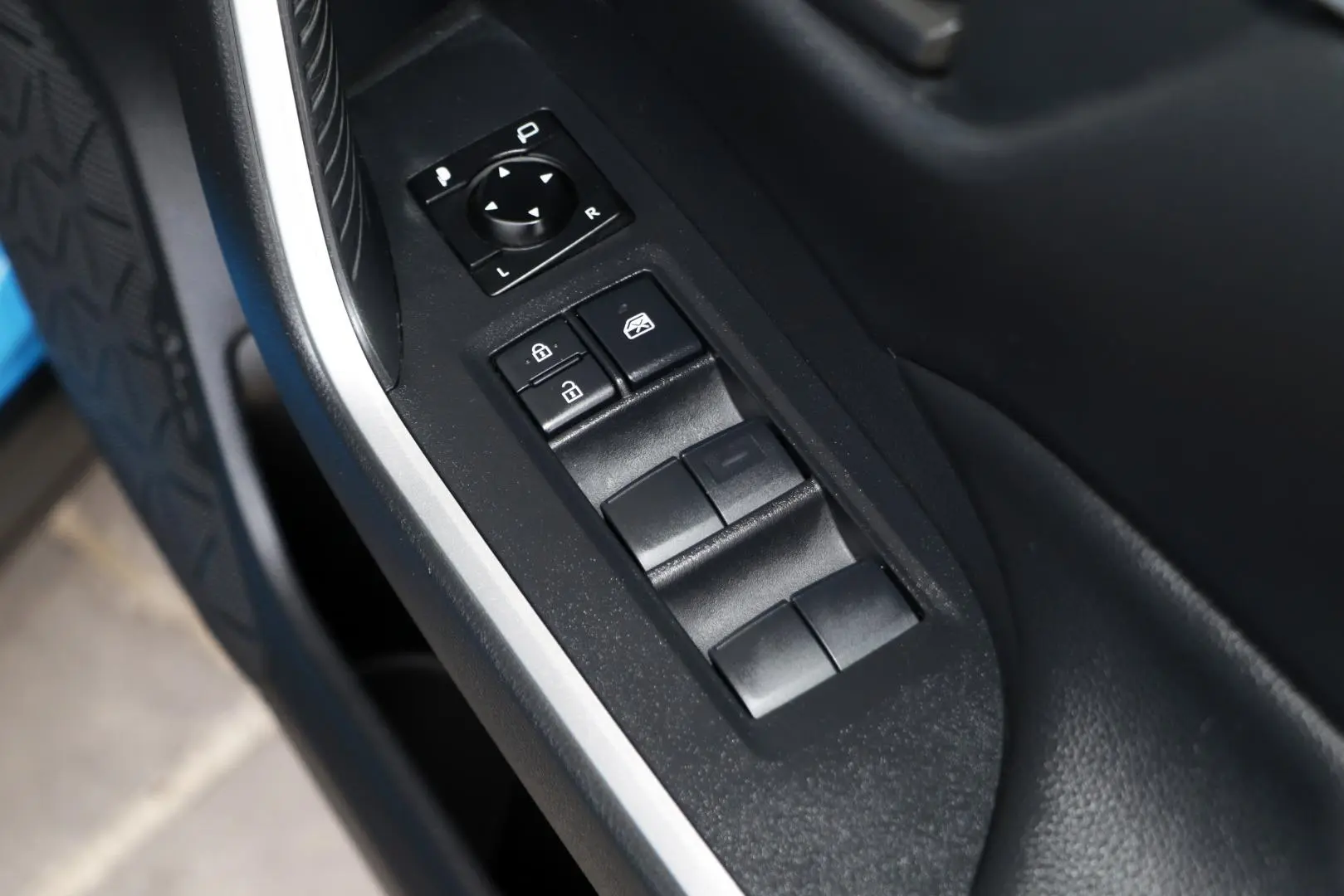 2021 Toyota RAV4 Gallery Image 18