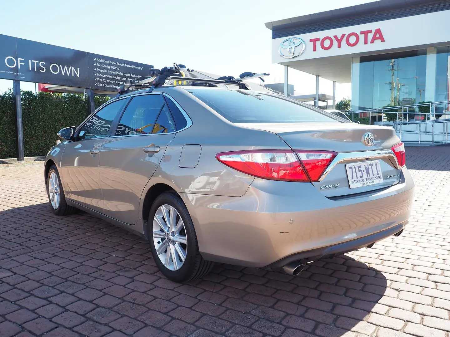 2016 Toyota Camry Gallery Image 9
