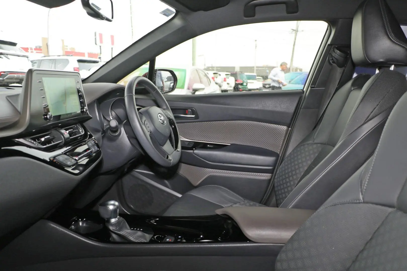 2021 Toyota C-HR Gallery Image 8