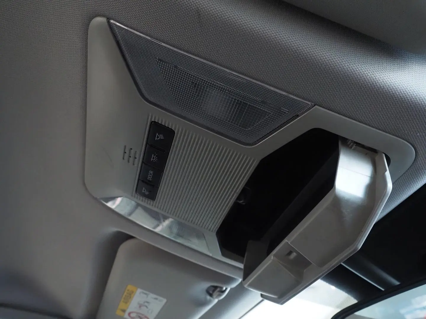 2020 Toyota RAV4 Gallery Image 24