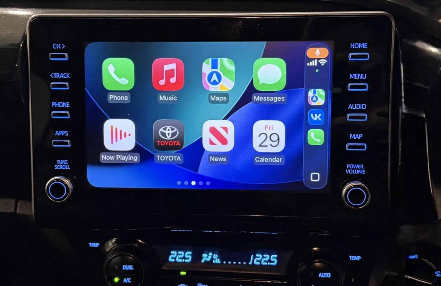 2022 Toyota Hilux Gallery Image 6