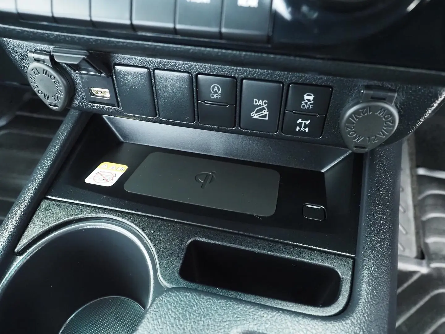 2025 Toyota Hilux Gallery Image 31