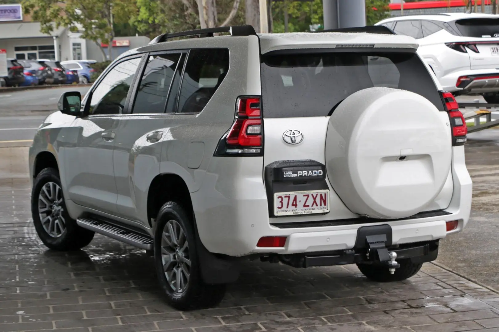 2020 Toyota Landcruiser Prado Gallery Image 2