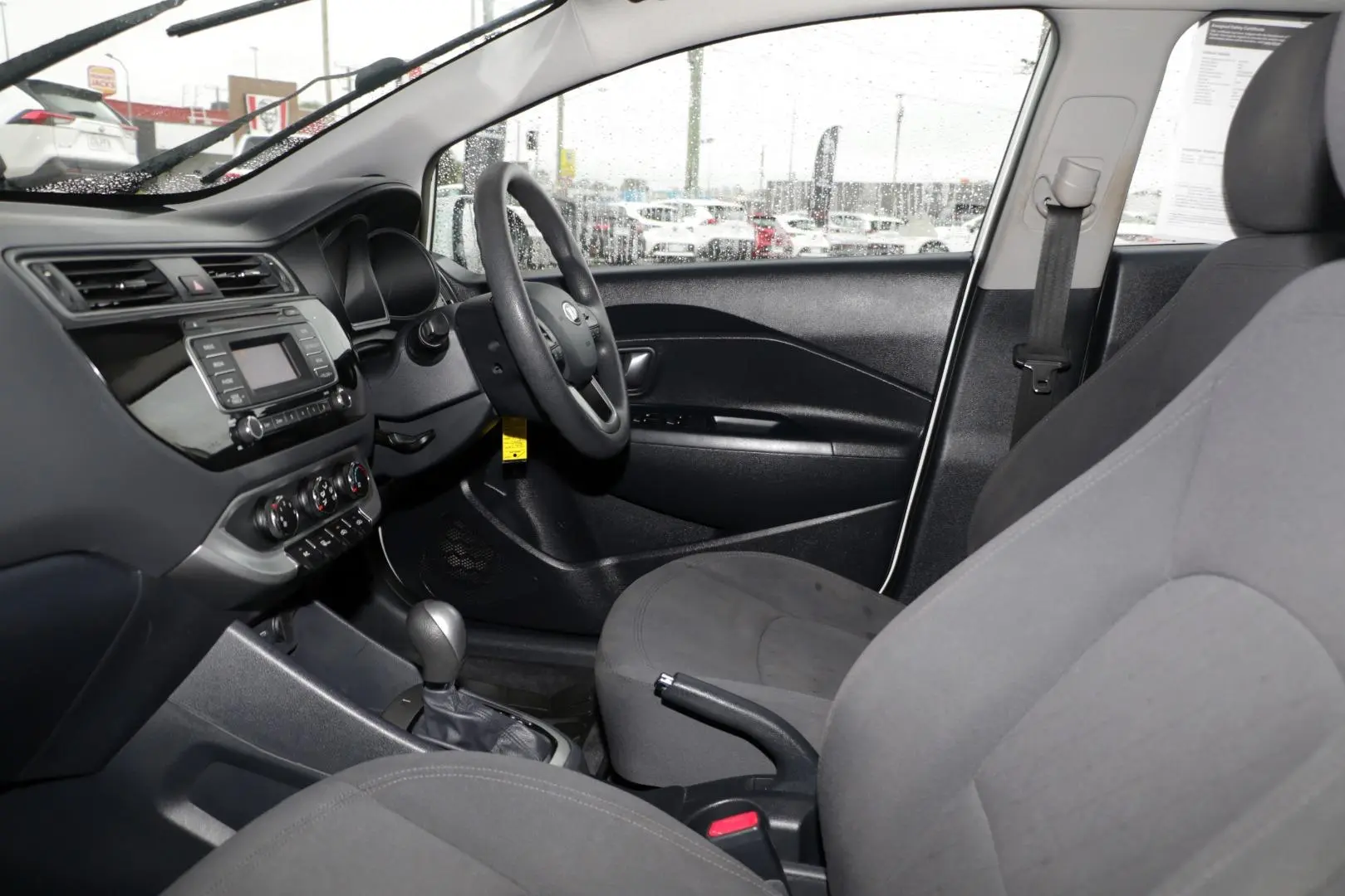 2015 Kia Rio Gallery Image 8