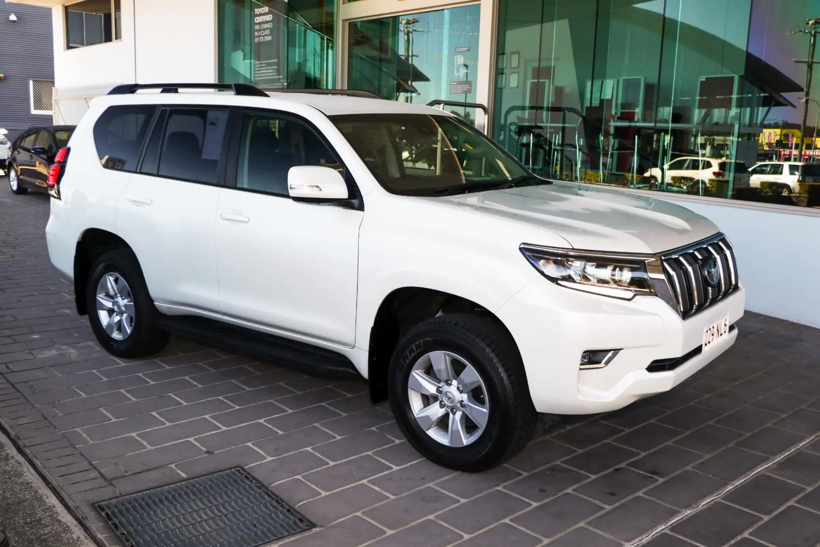 2023 Toyota Landcruiser Prado Gallery Image 6