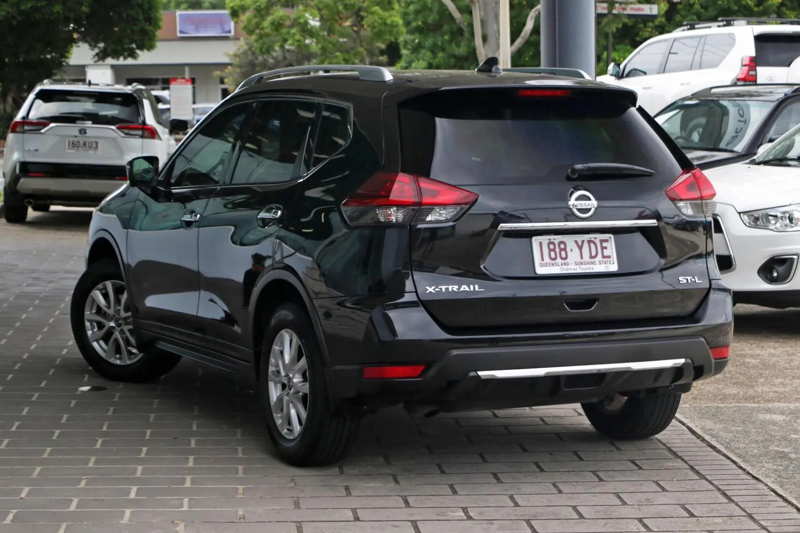 2018 Nissan X-Trail Gallery Image 2