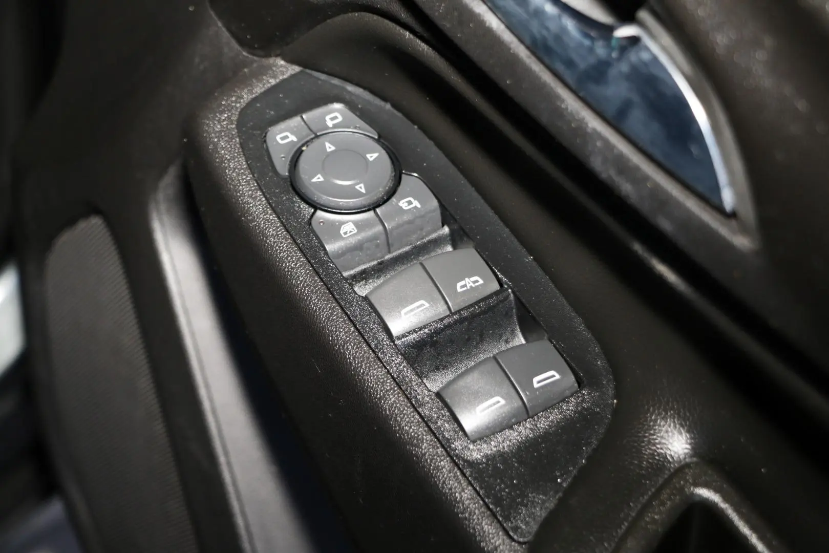 2020 Holden Equinox Gallery Image 17