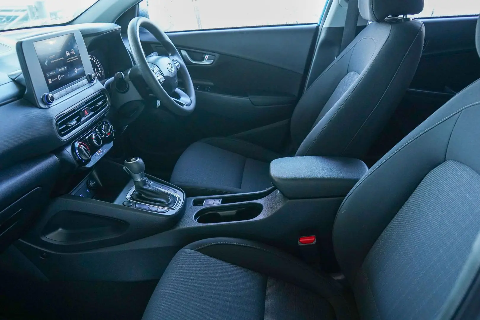 2022 Hyundai Kona Gallery Image 9