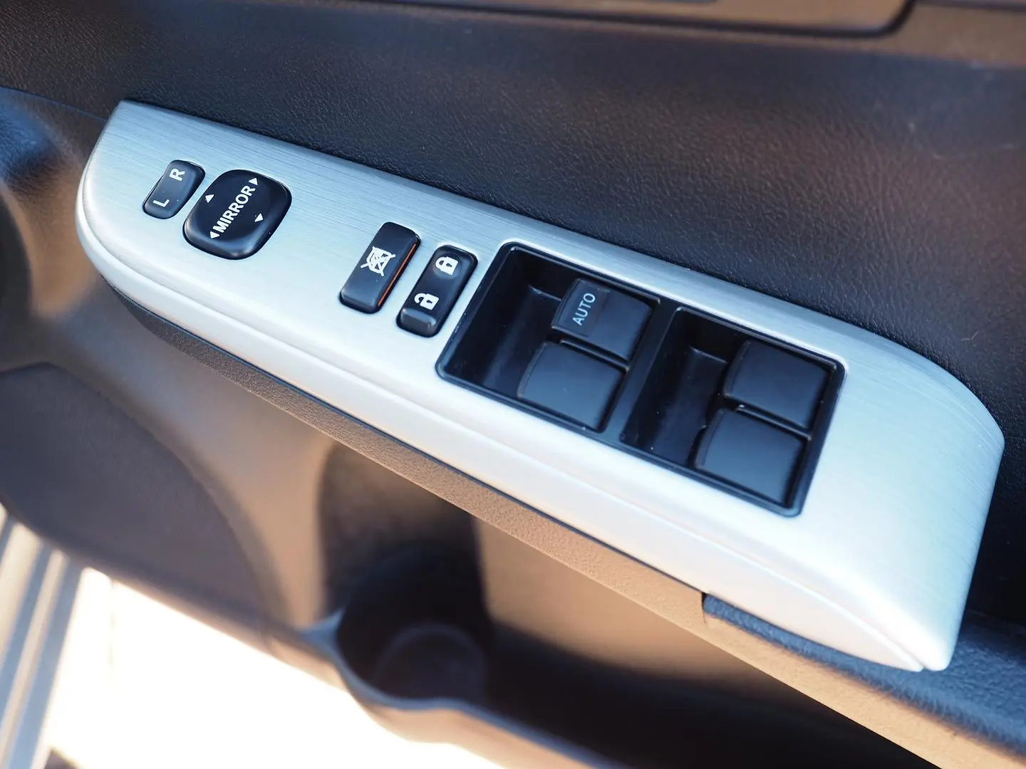 2016 Toyota Camry Gallery Image 27