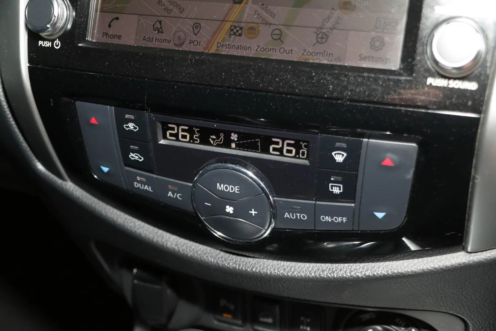 2022 Nissan Navara Gallery Image 17