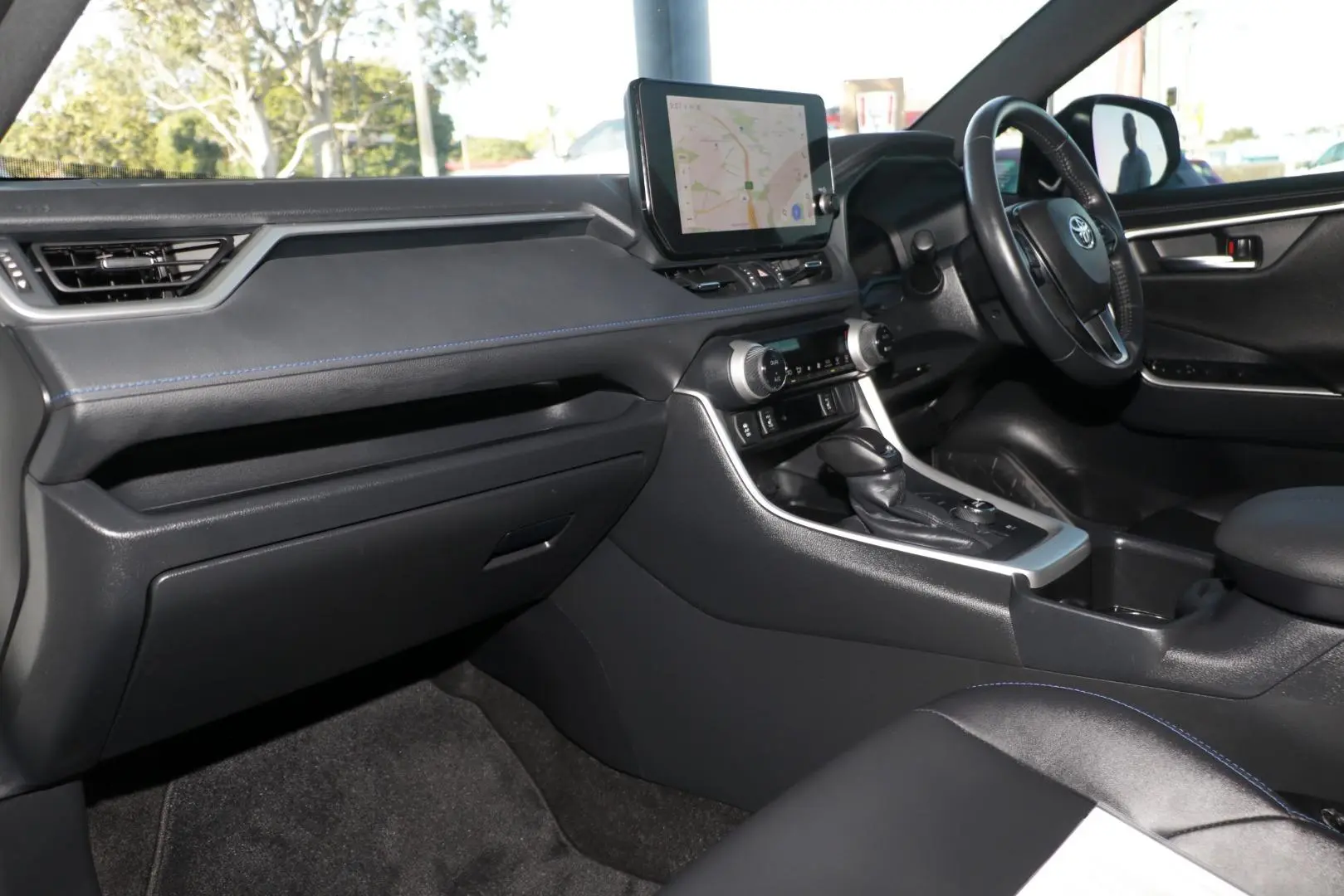 2024 Toyota RAV4 Gallery Image 7