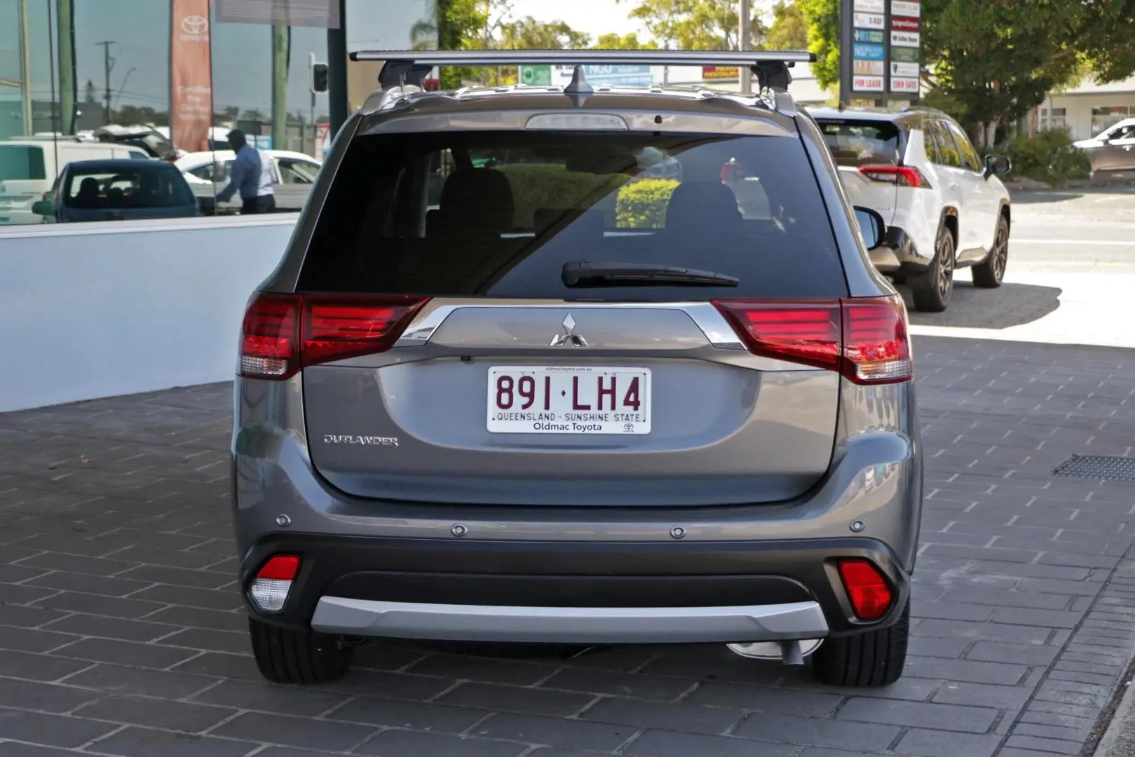 2018 Mitsubishi Outlander Image 4