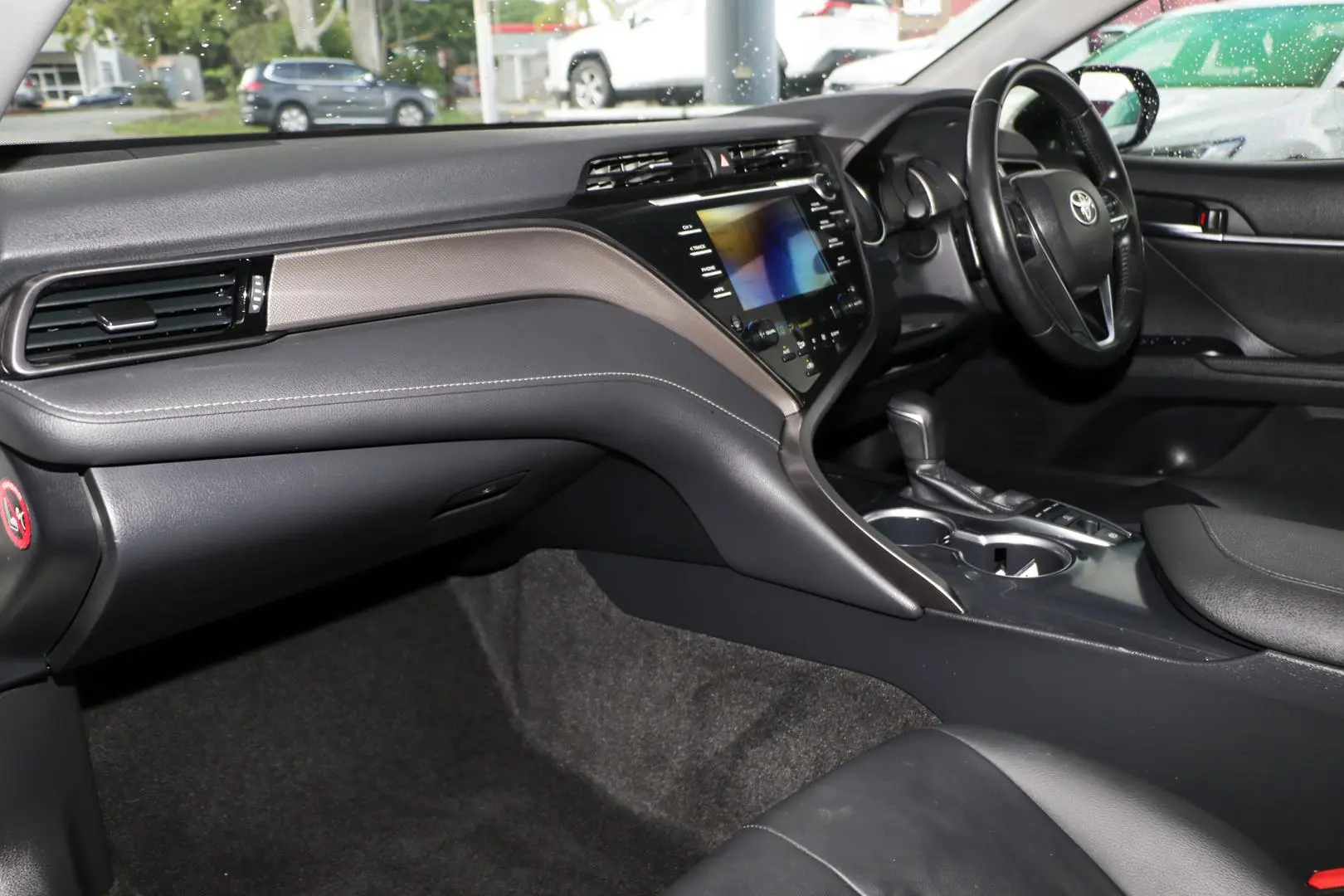 2019 Toyota Camry Gallery Image 8