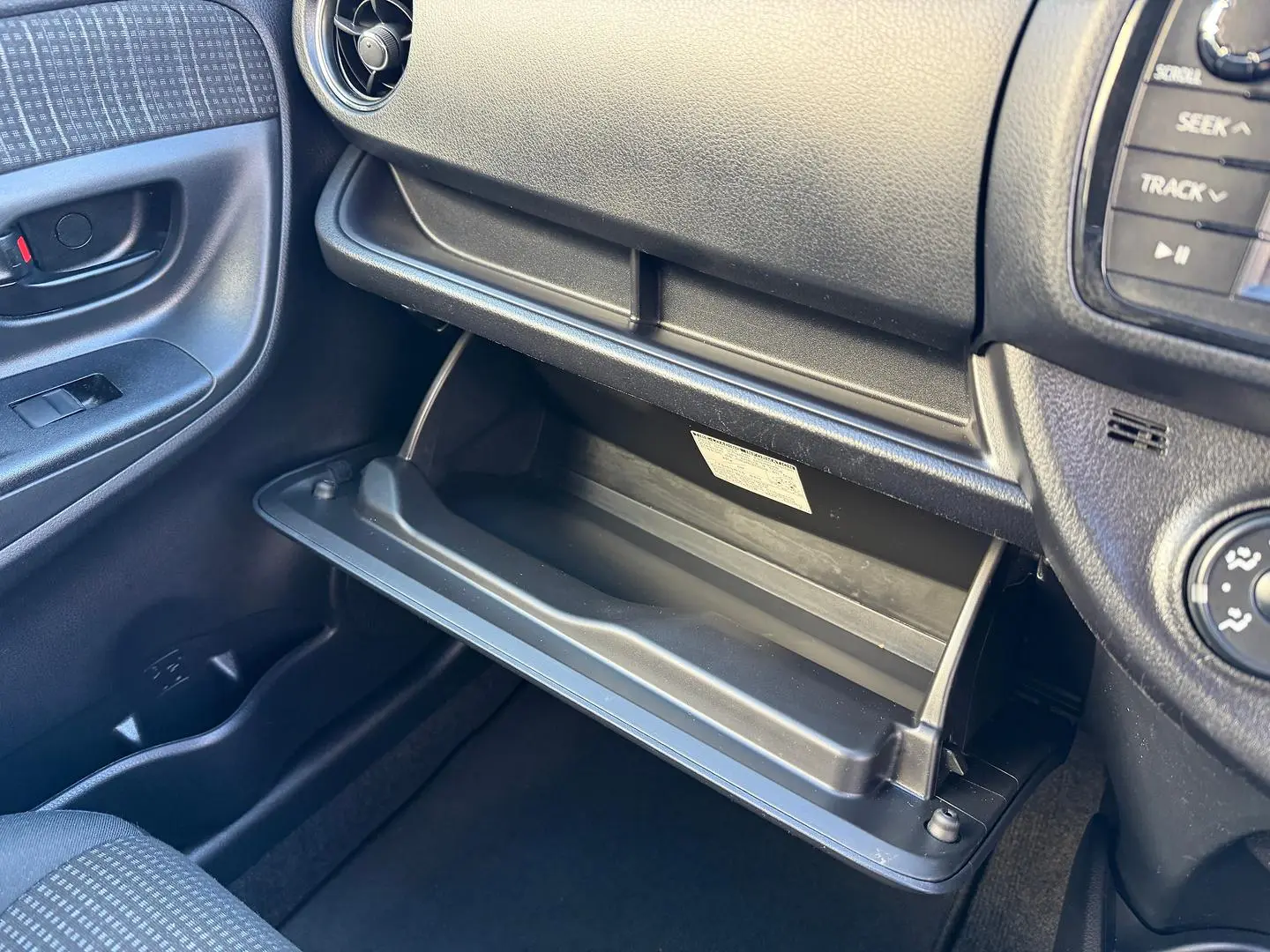 2019 Toyota Yaris Gallery Image 26