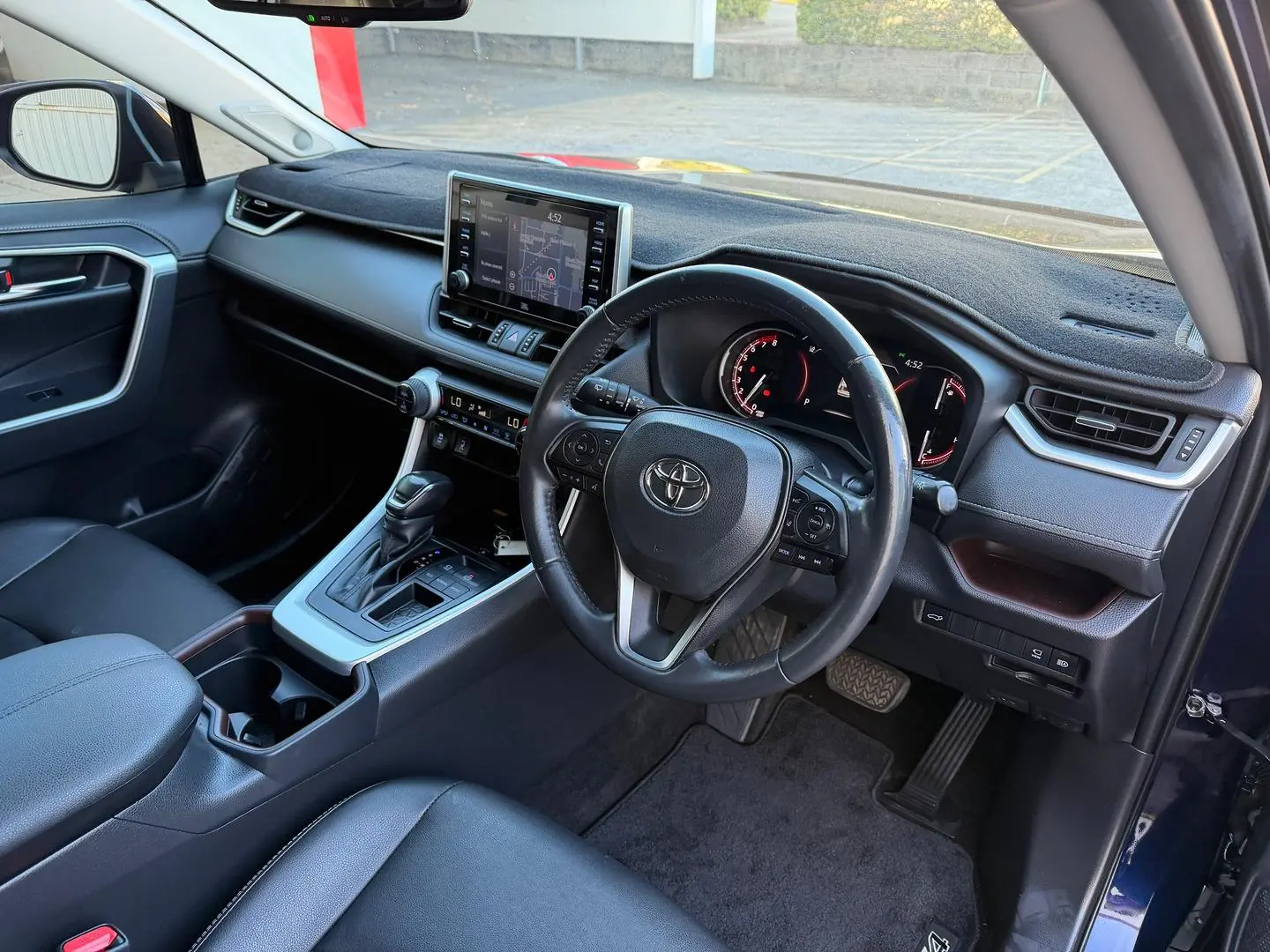 2021 Toyota RAV4 Gallery Image 4