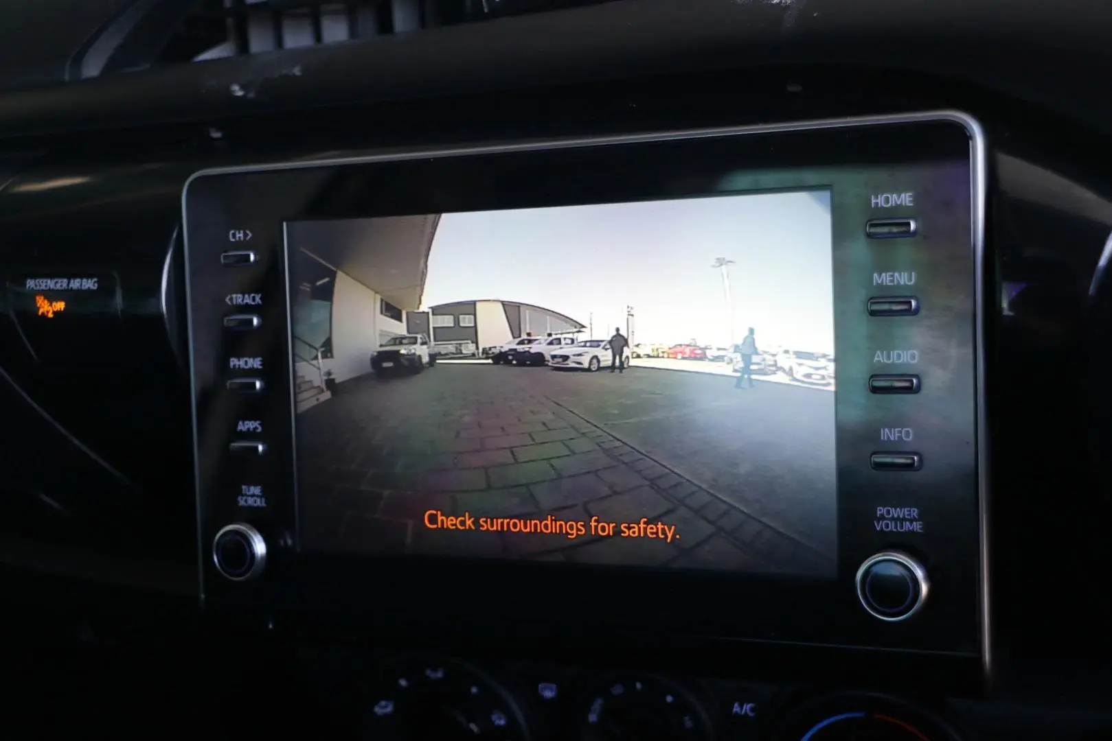 2021 Toyota Hilux Gallery Image 10