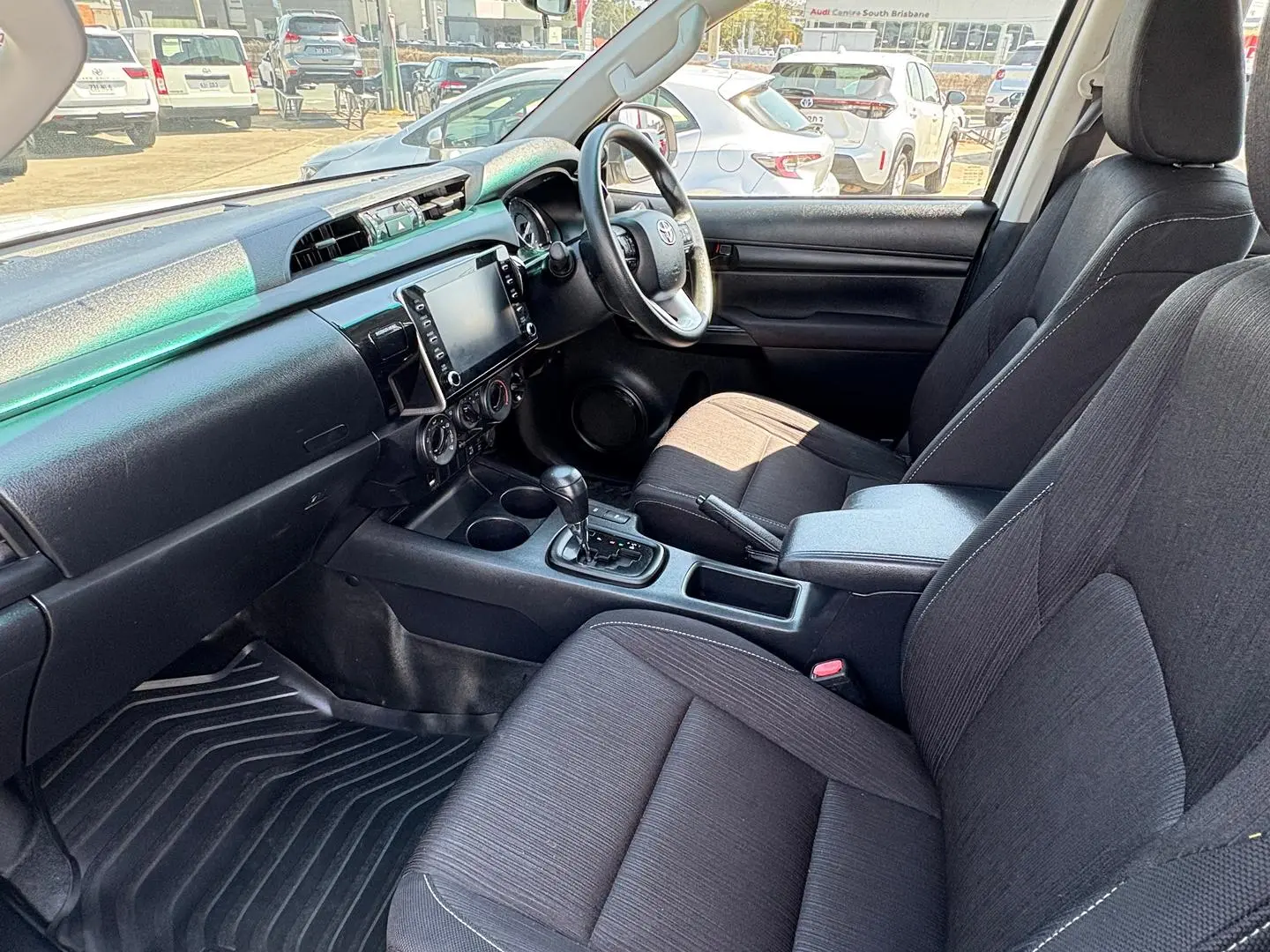 2022 Toyota Hilux Gallery Image 4