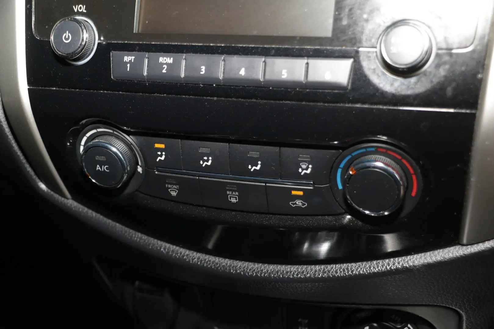 2016 Nissan Navara Gallery Image 16