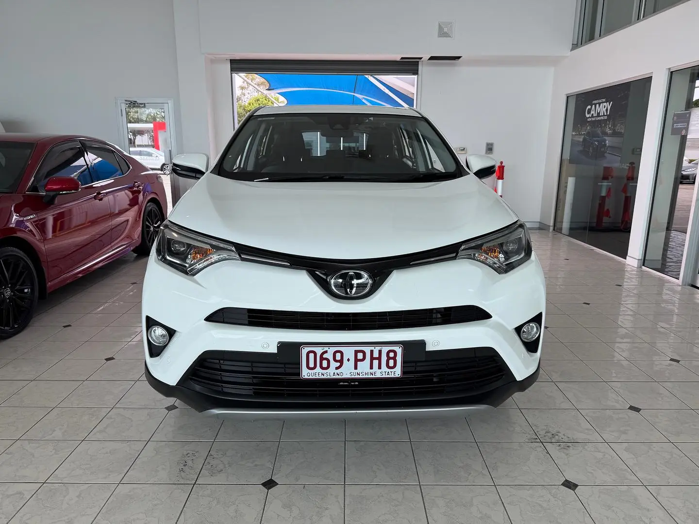 2018 Toyota RAV4 Gallery Image 14