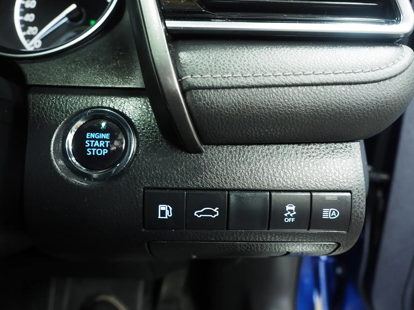2018 Toyota Camry Gallery Image 26
