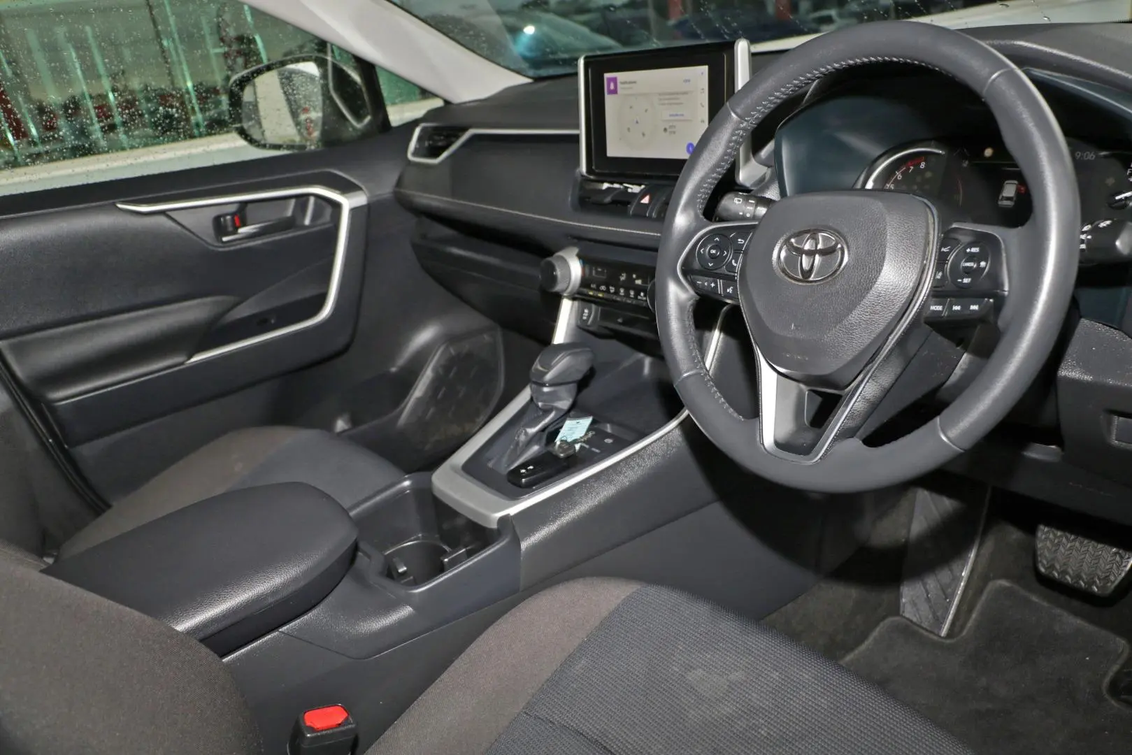 2024 Toyota RAV4 Gallery Image 6