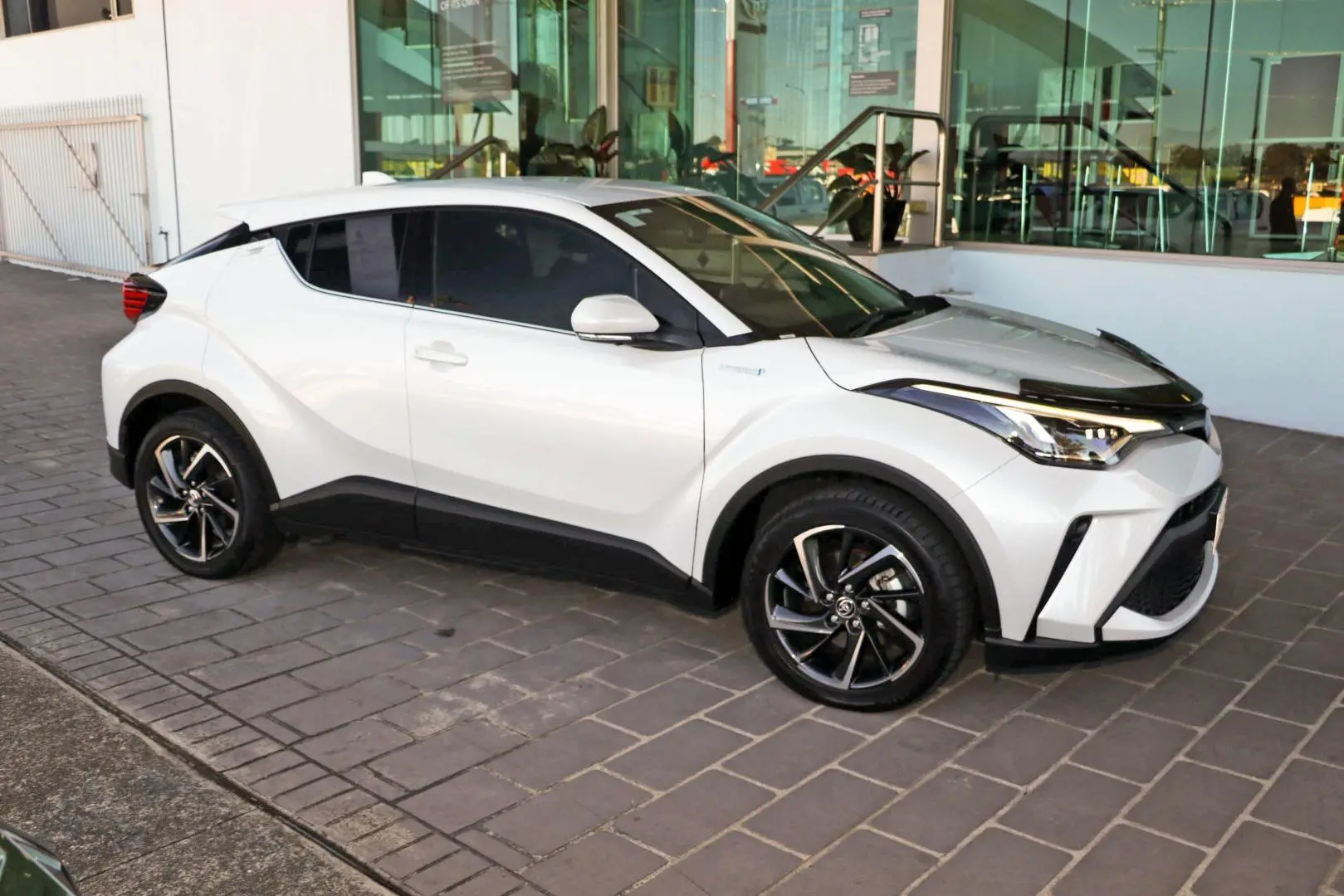 2021 Toyota C-HR Gallery Image 5