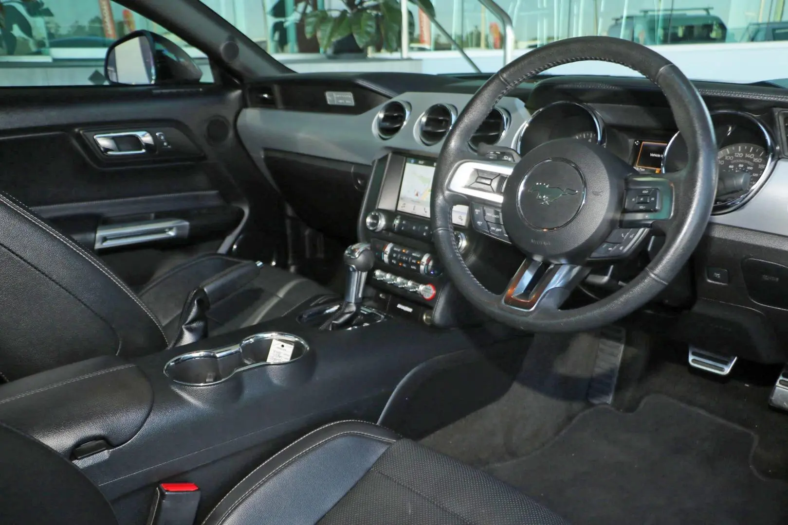 2017 Ford Mustang Gallery Image 6