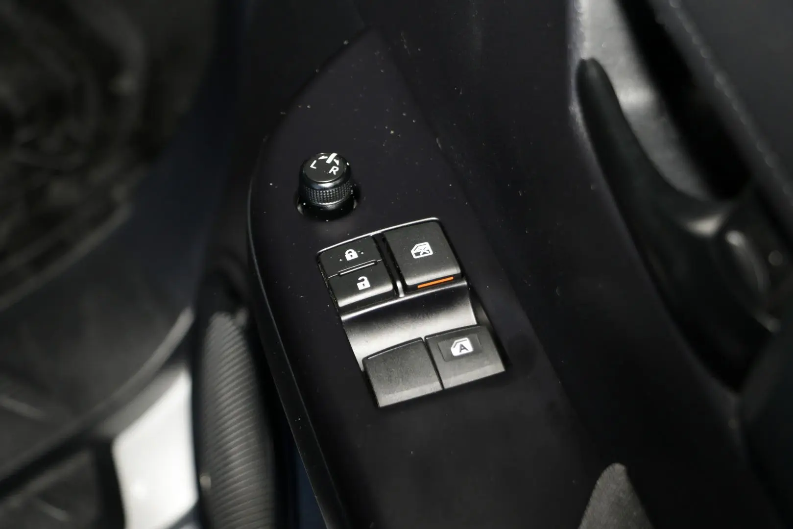 2021 Toyota Hilux Gallery Image 17
