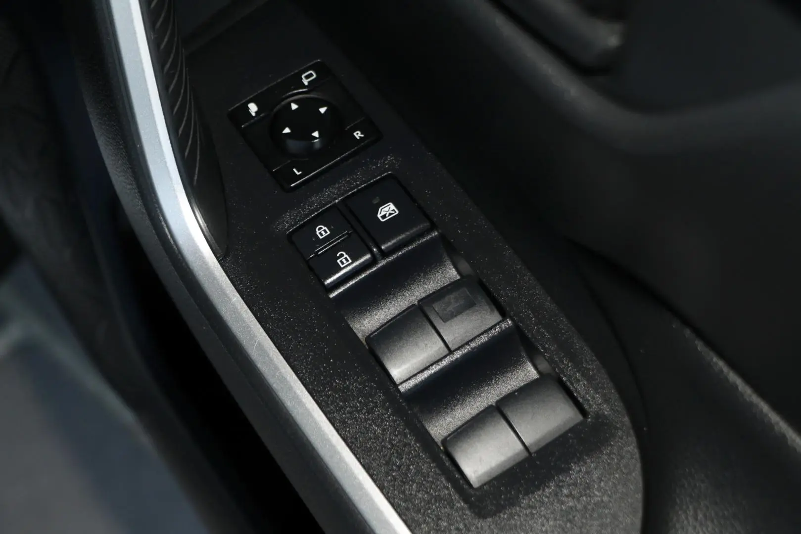 2022 Toyota RAV4 Gallery Image 18