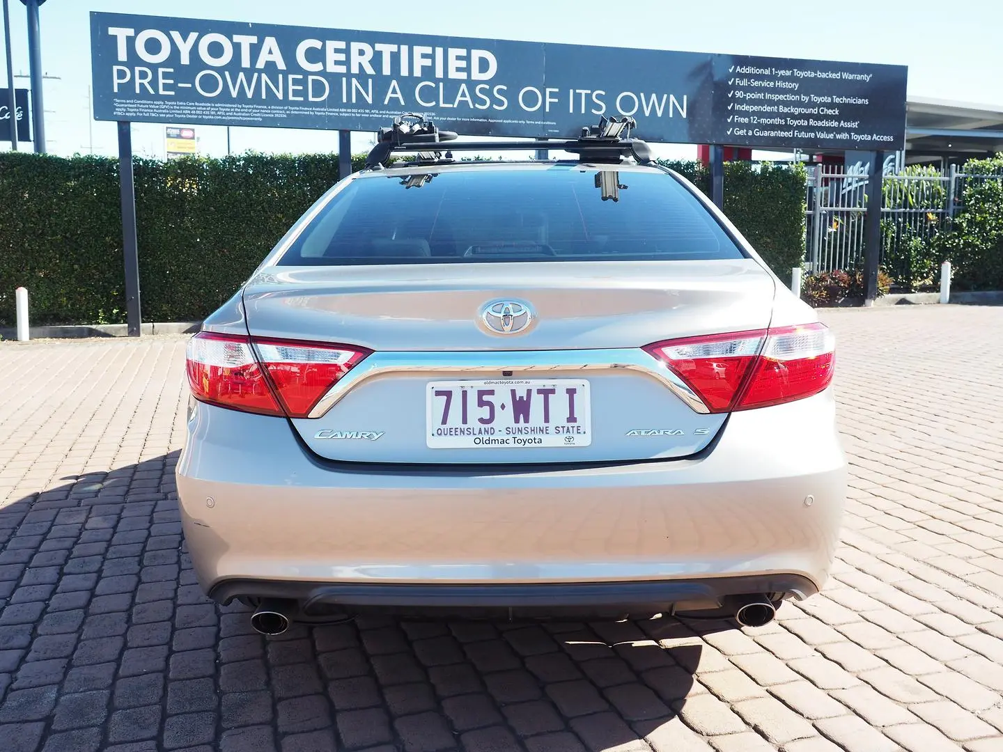 2016 Toyota Camry Gallery Image 8