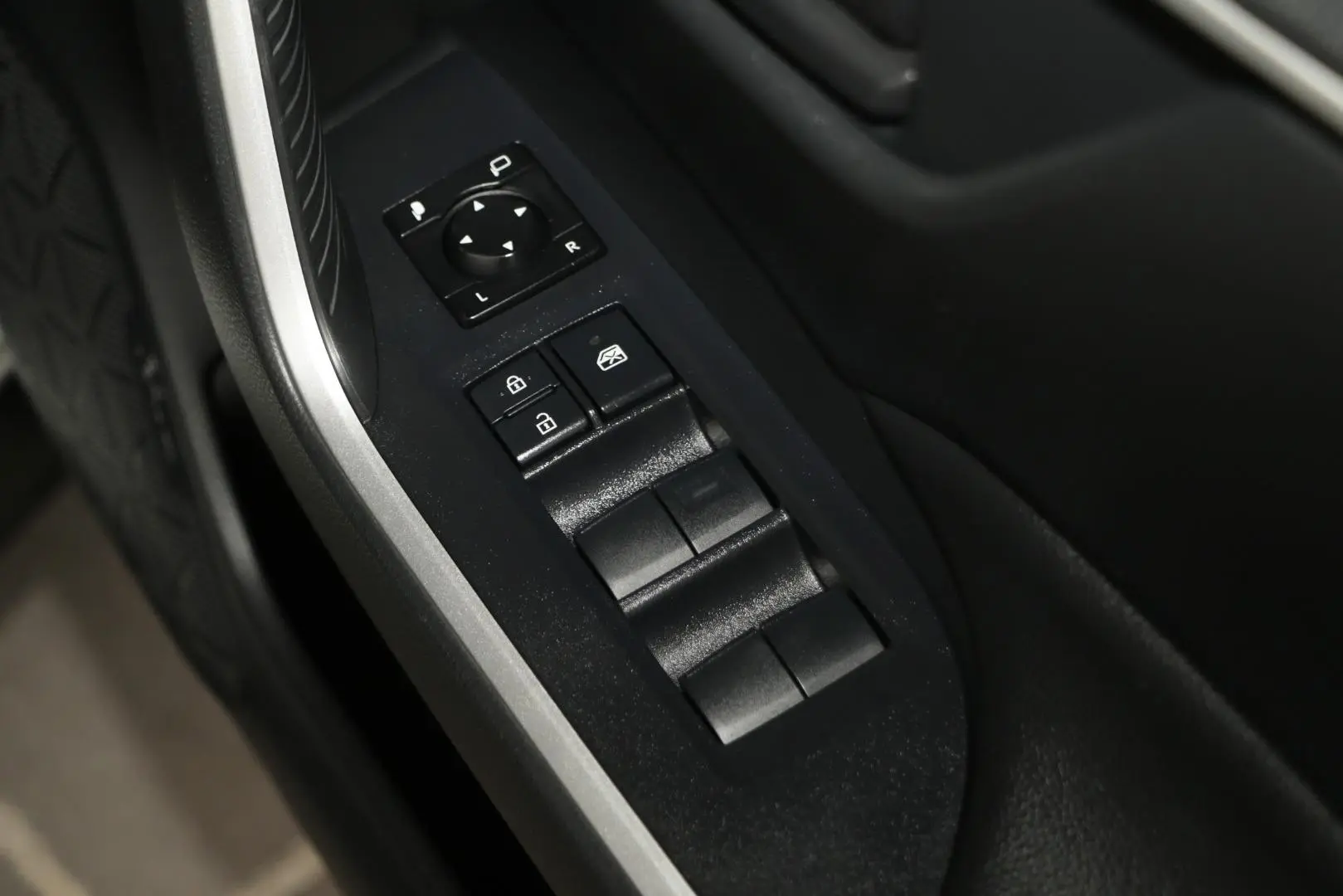 2023 Toyota RAV4 Gallery Image 18