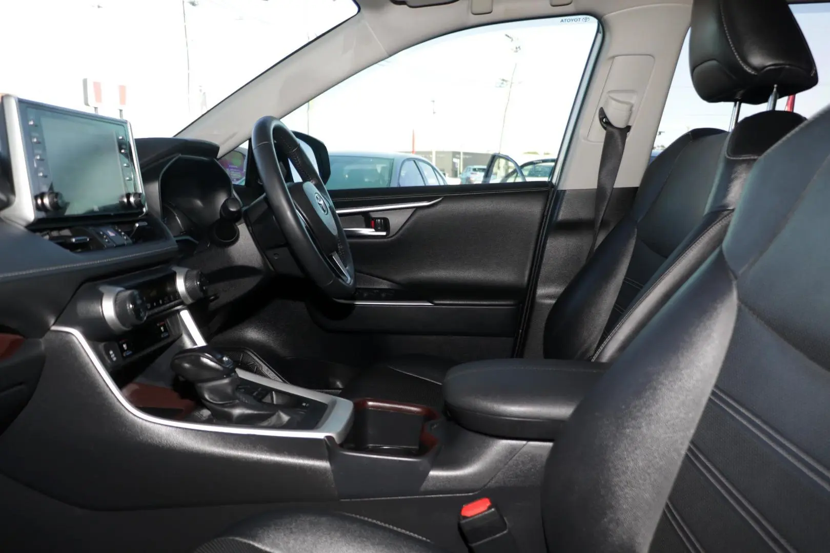2022 Toyota RAV4 Gallery Image 8