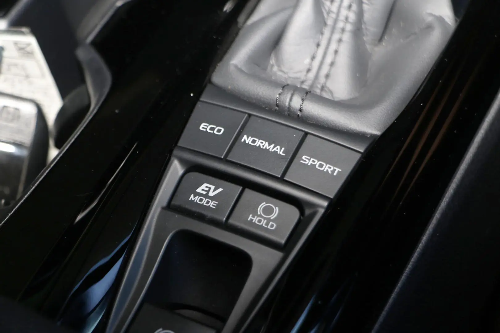 2025 Toyota Camry Gallery Image 17