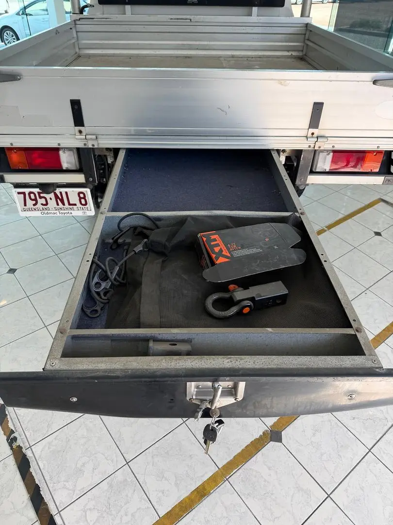 2019 Toyota Hilux Gallery Image 3