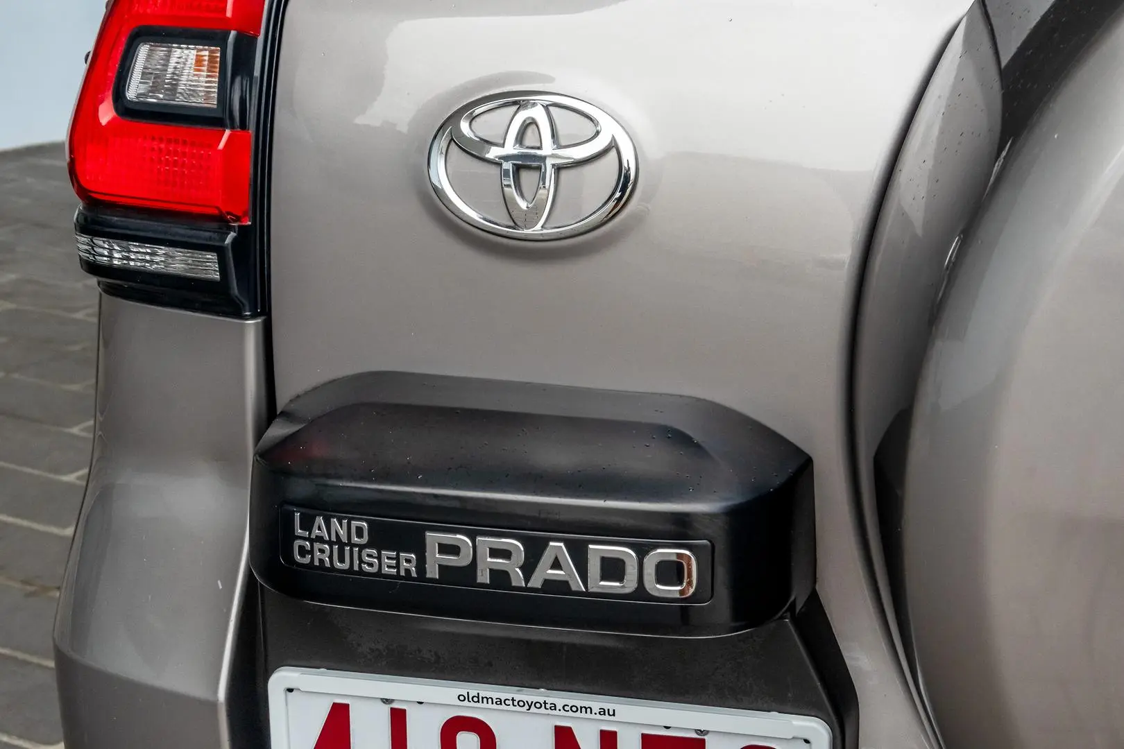 2021 Toyota Landcruiser Prado Gallery Image 20