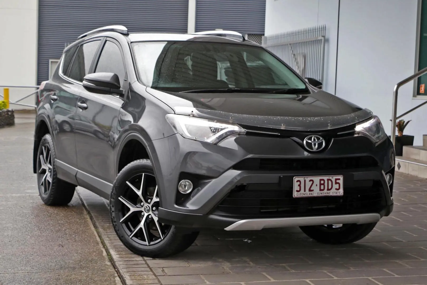 2015 Toyota RAV4 Gallery Image 1