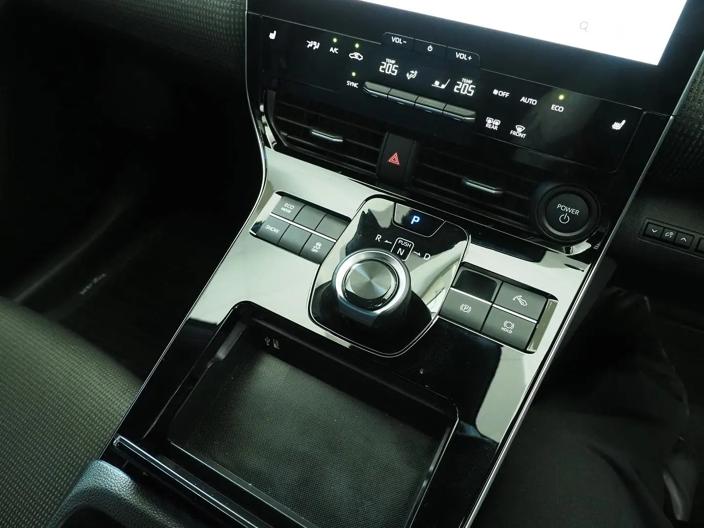 2024 Toyota bZ4X Gallery Image 24