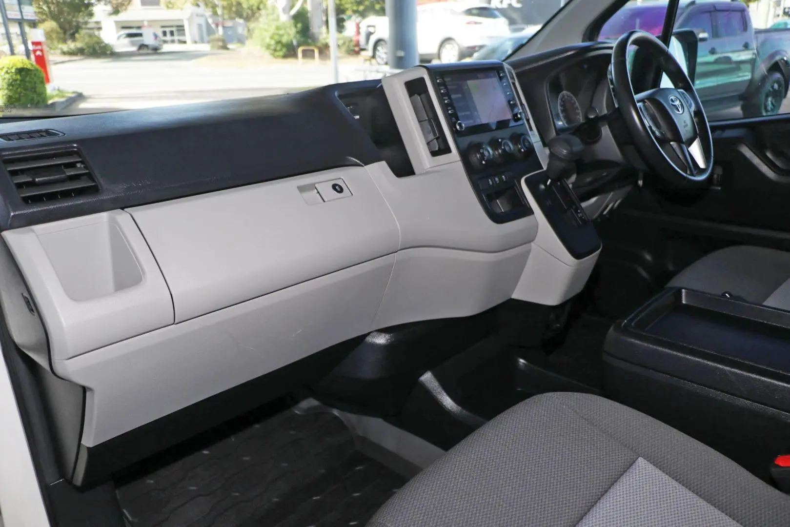 2021 Toyota Hiace Gallery Image 7