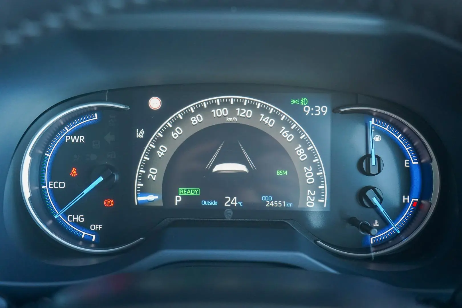 2025 Toyota RAV4 Gallery Image 13
