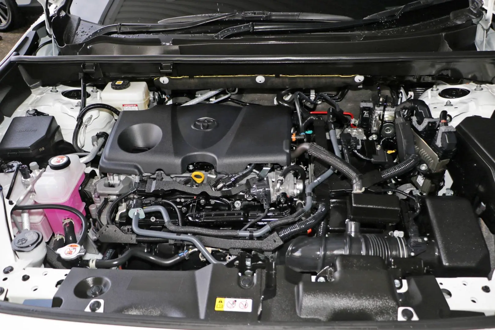 2025 Toyota RAV4 Gallery Image 20