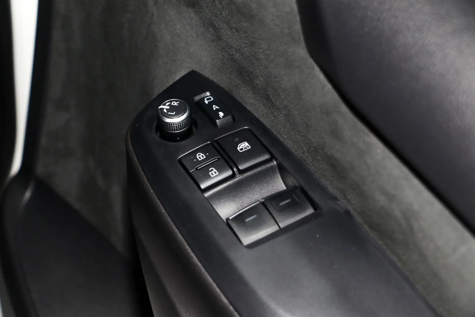 2022 Toyota Yaris Gallery Image 22