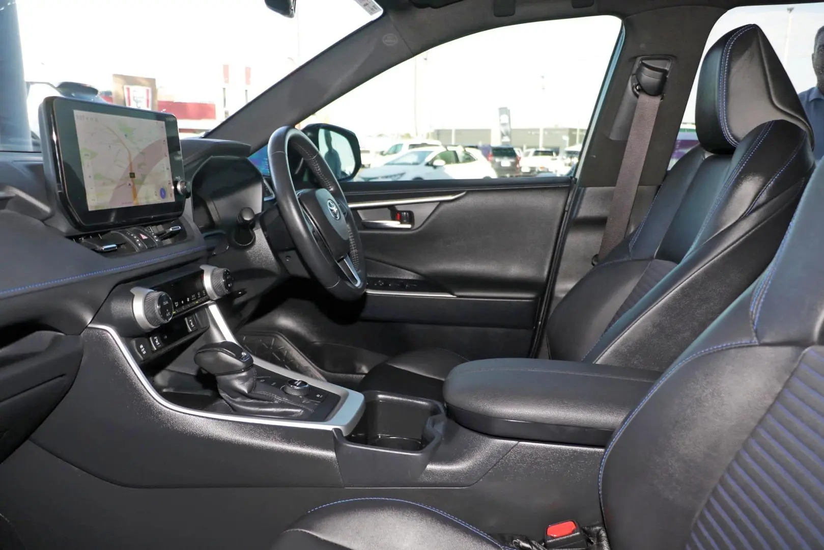 2024 Toyota RAV4 Gallery Image 8