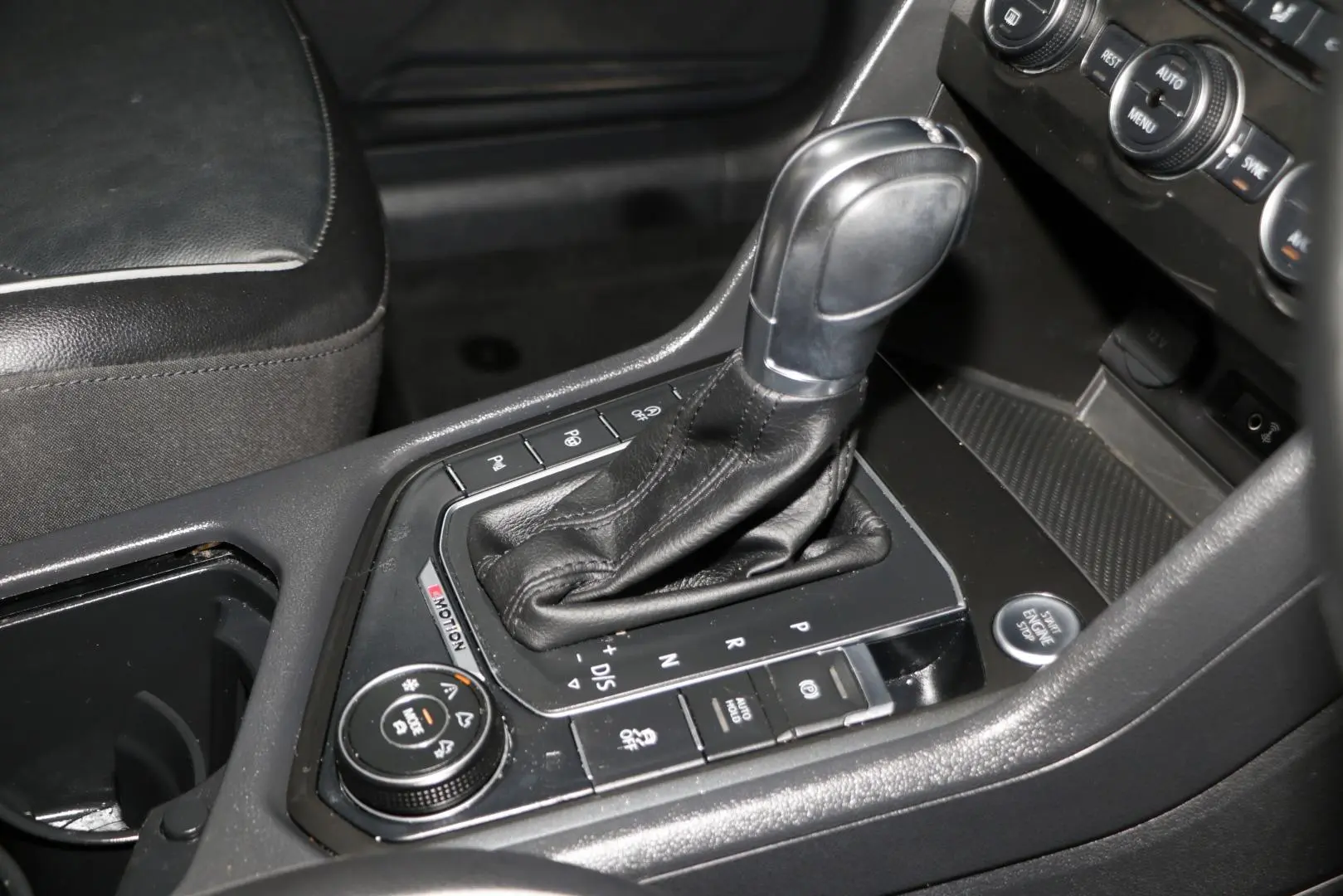 2016 Volkswagen Tiguan Gallery Image 13