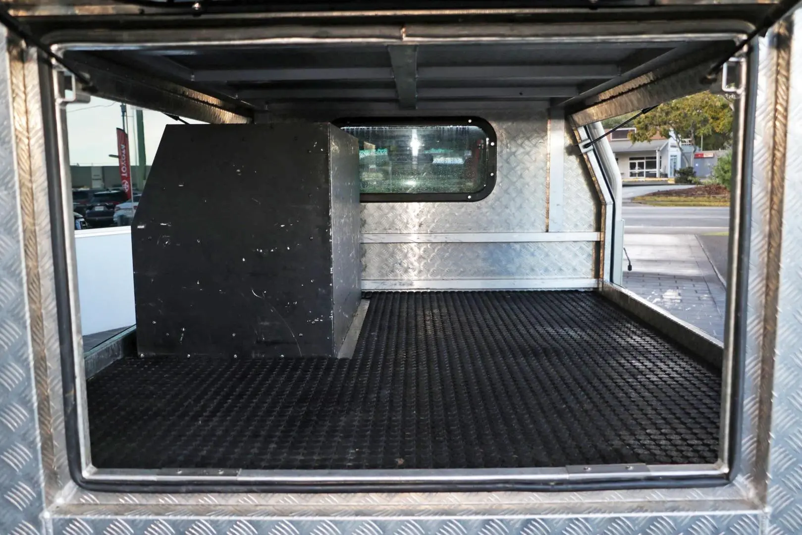 2020 Toyota Hilux Gallery Image 27