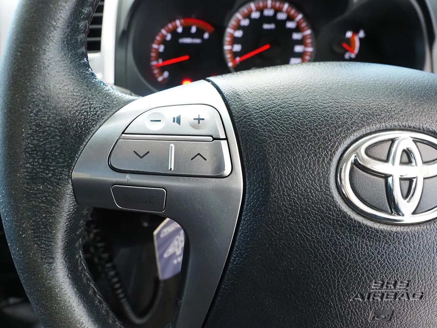 2015 Toyota Hilux Gallery Image 16