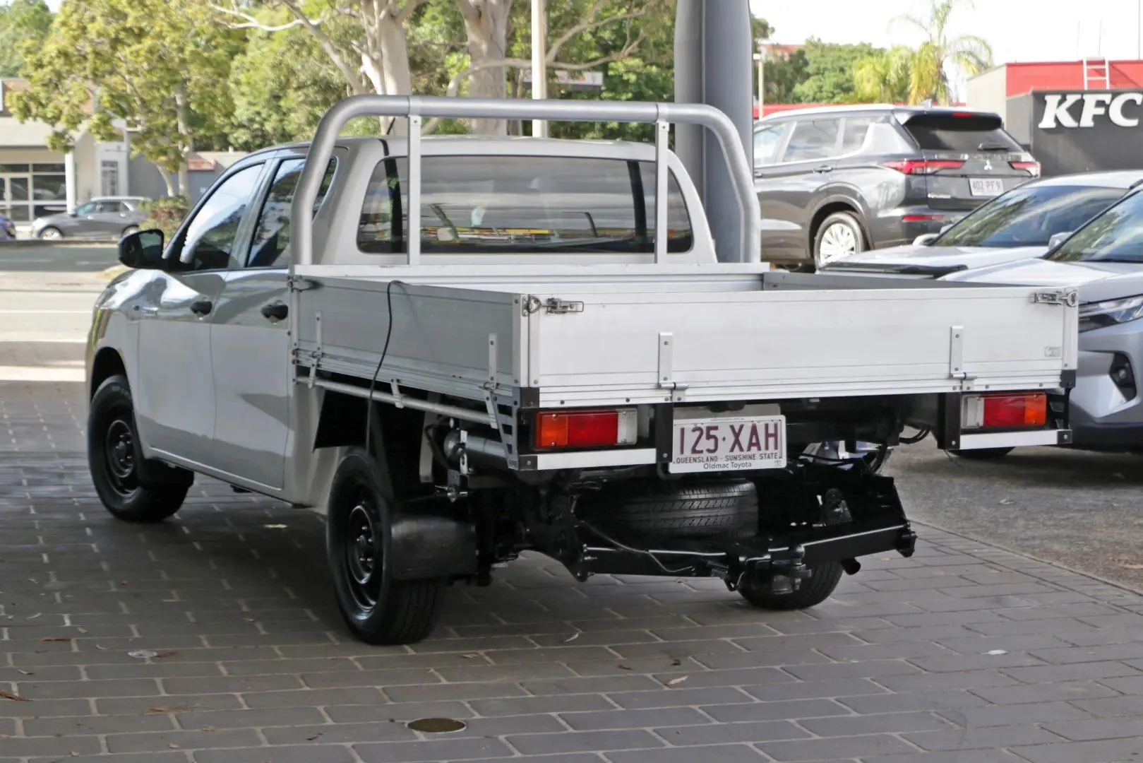 2016 Toyota Hilux Gallery Image 2