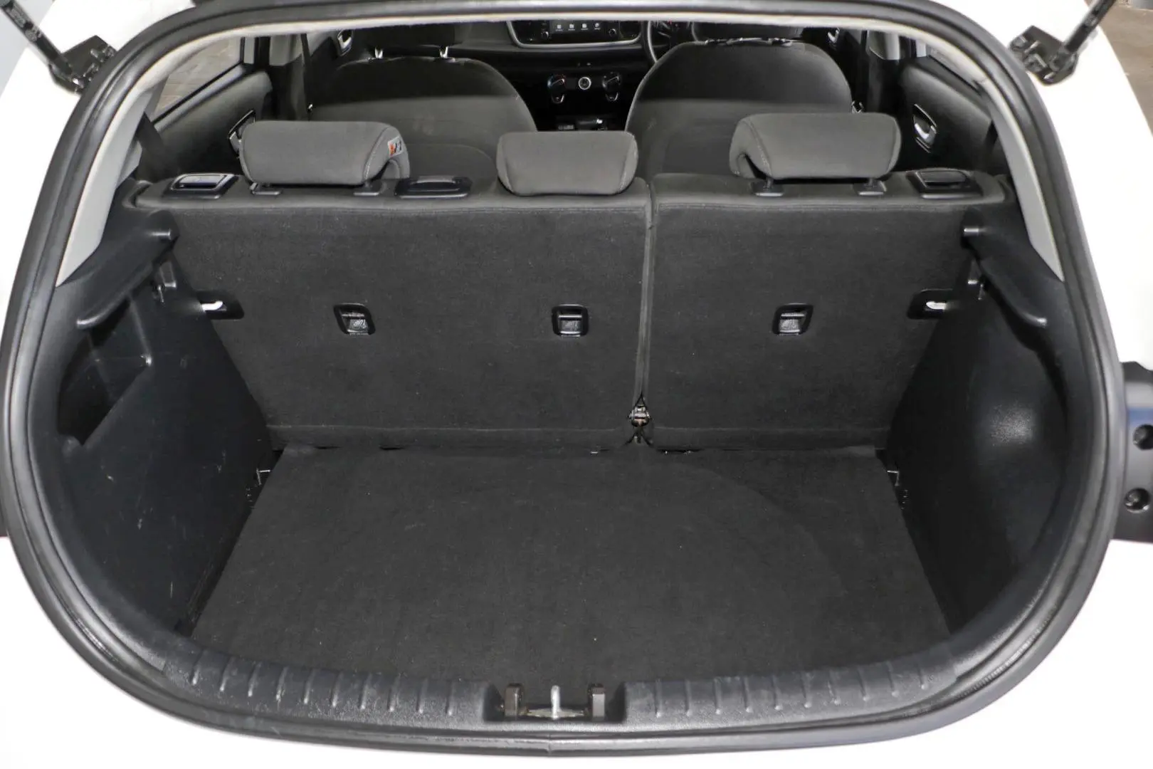 2019 Kia Rio Gallery Image 21